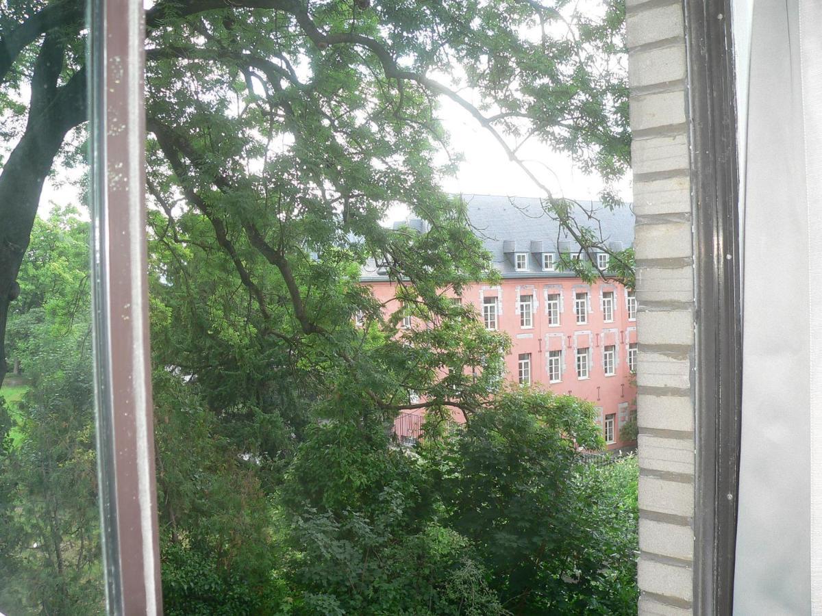 Liege Centre 6 Rue Montagne Sainte Walburge, 4000 Liege, Pour 2 Pers A 3 Minutes De La Gare St Lambert Appartement Buitenkant foto